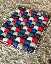 Load image into Gallery viewer, Bow &amp; Arrow Bubble Quilt
